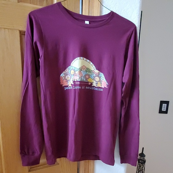 NWOT T-shirt - Picture 2 of 3